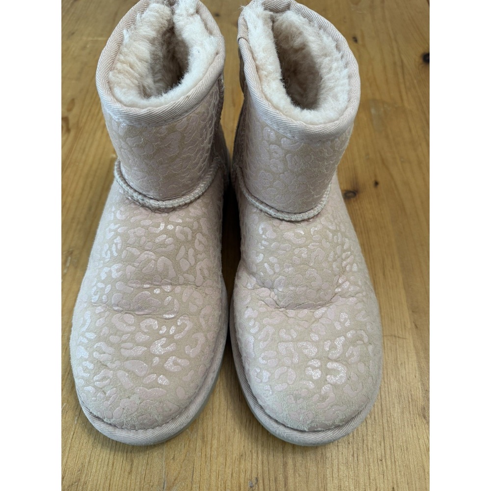 Ugg Pink Classic Mini Snow Leopard Size 7‎ US